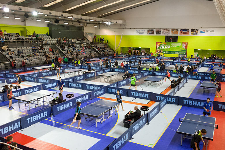 Torneio de ténis de mesa no Pavilhão Municipal da Torre da Marinha